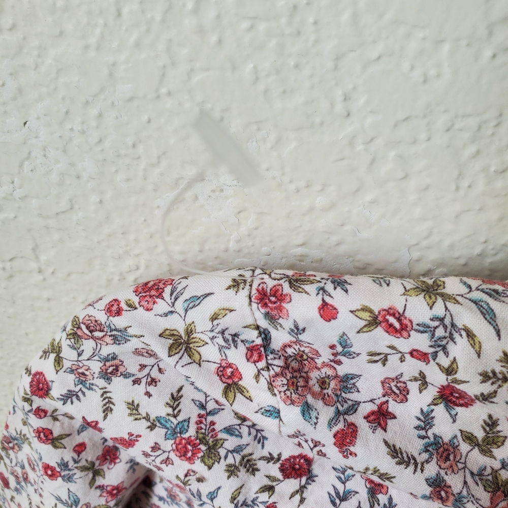 American Eagle Outfitters Red and White Floral Crop Top - Picture 10 of 10